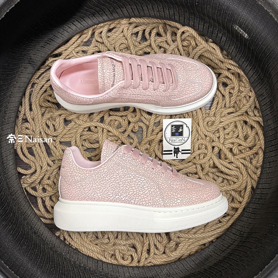 ▶ Alexander McQueen Retro Sneaker - Image 4