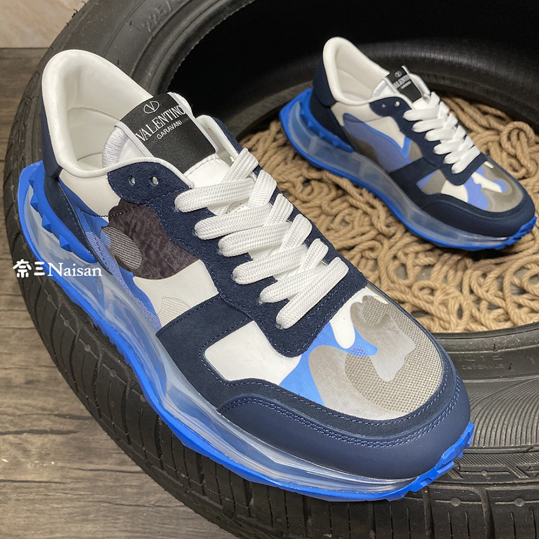 ▶ Valentino Sneakers