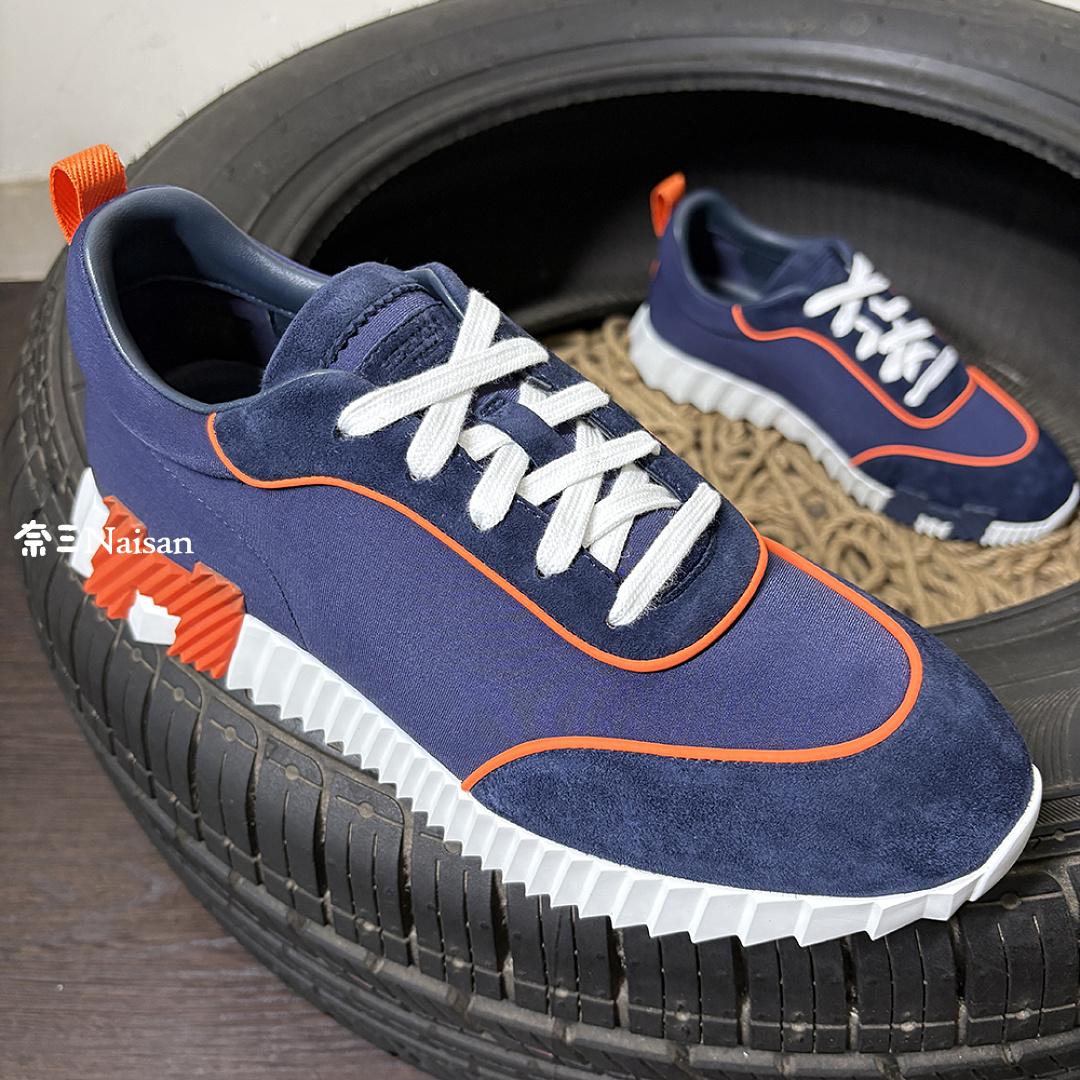 ▶ Bouncing Sneaker, photo 1