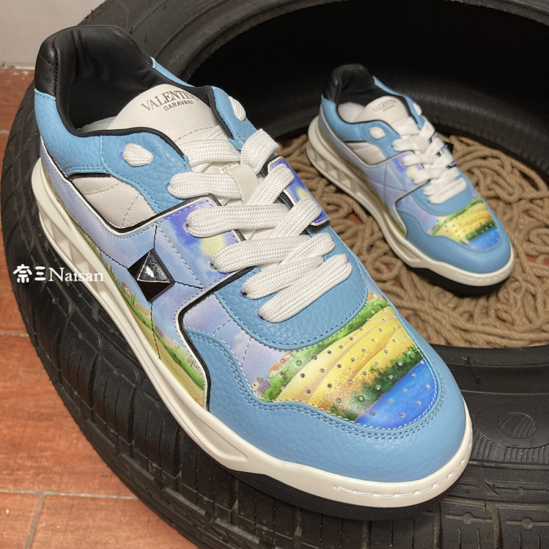 On Running ONE STUD LOW-TOP