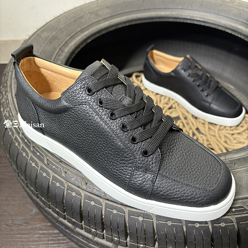 ▶ Christian Louboutin Rantulow Low Top Sneaker, photo 1