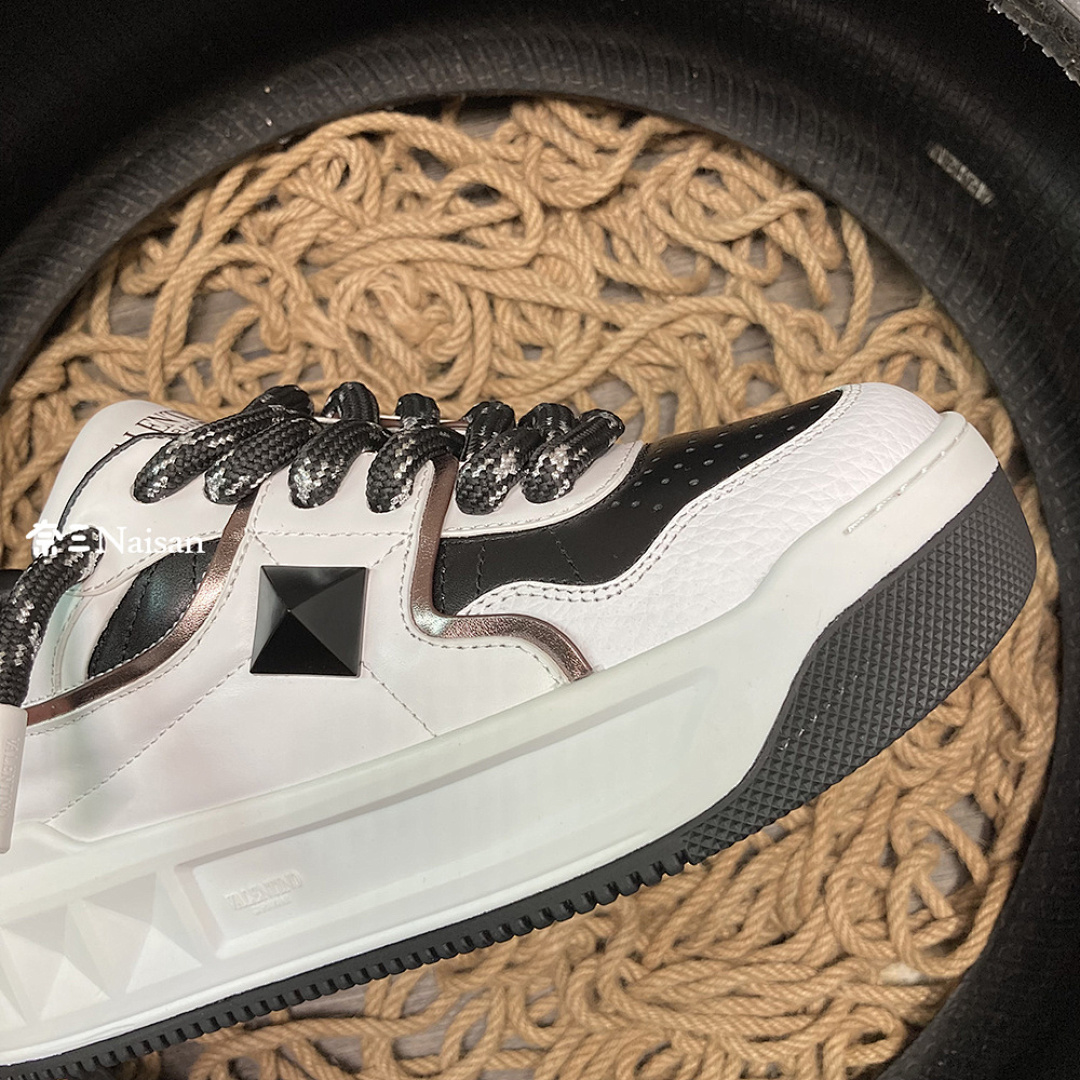 On Running ONE STUD XL NAPPA LEATHER LOW-TOP - Image 12