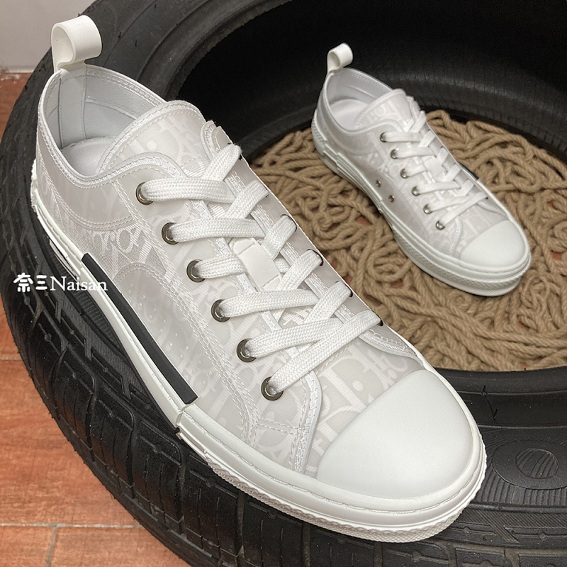 ▶ Low Top Sneakers, photo 1