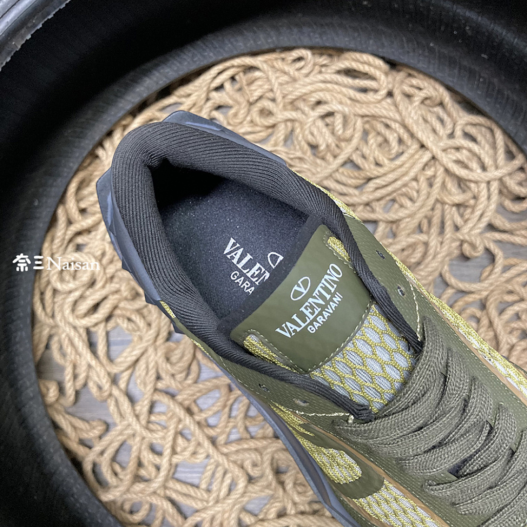 ▶ Valentino Sneakers - Image 11