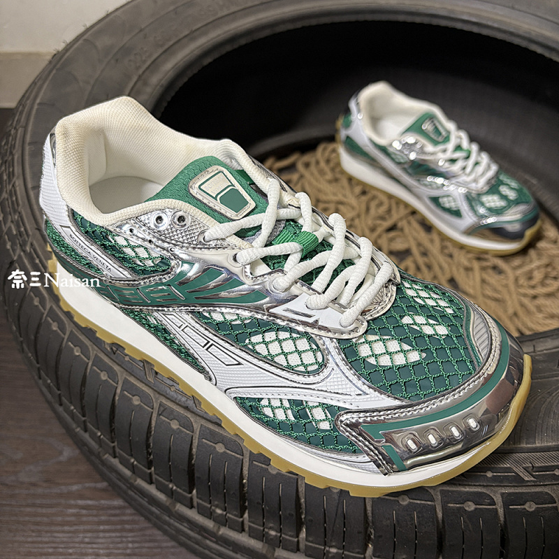 ▶ Orbit Sneaker, photo 1