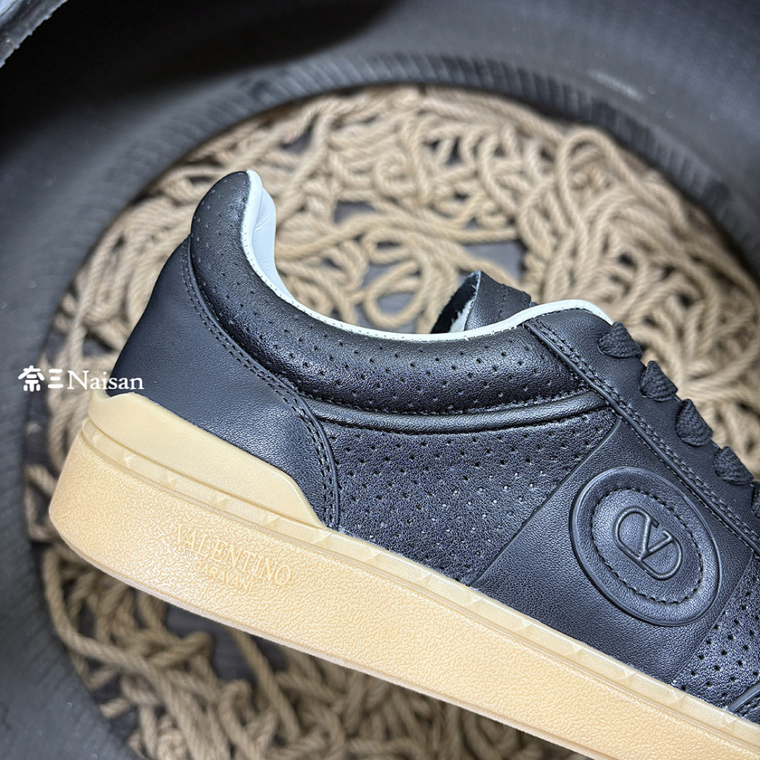 ▶ UPVILLAGE LOW - Image 13