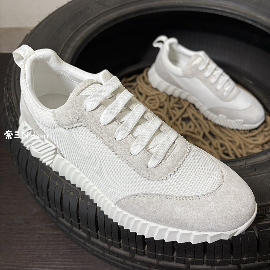 ▶ Bouncing Sneaker, photo 1