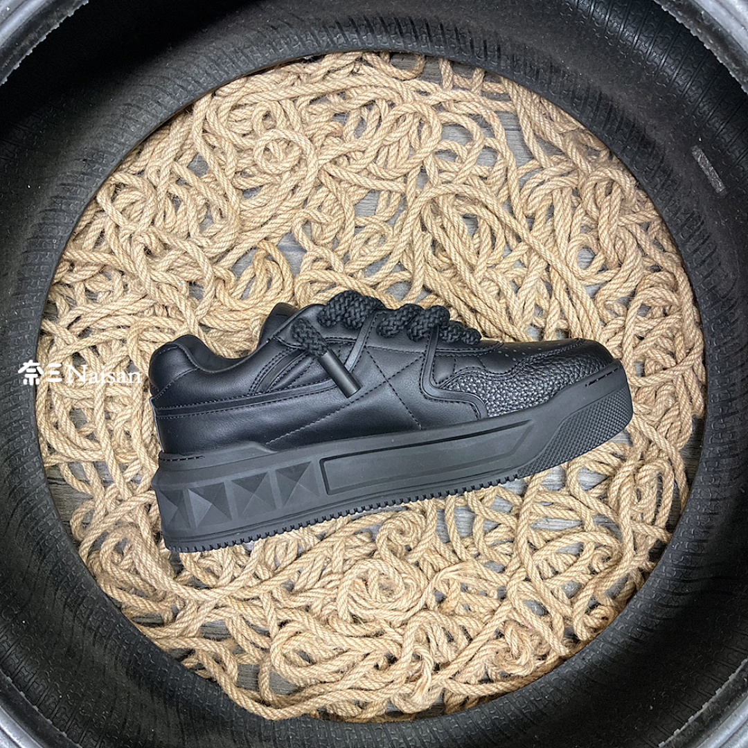 On Running ONE STUD XL NAPPA LEATHER LOW-TOP - Image 10