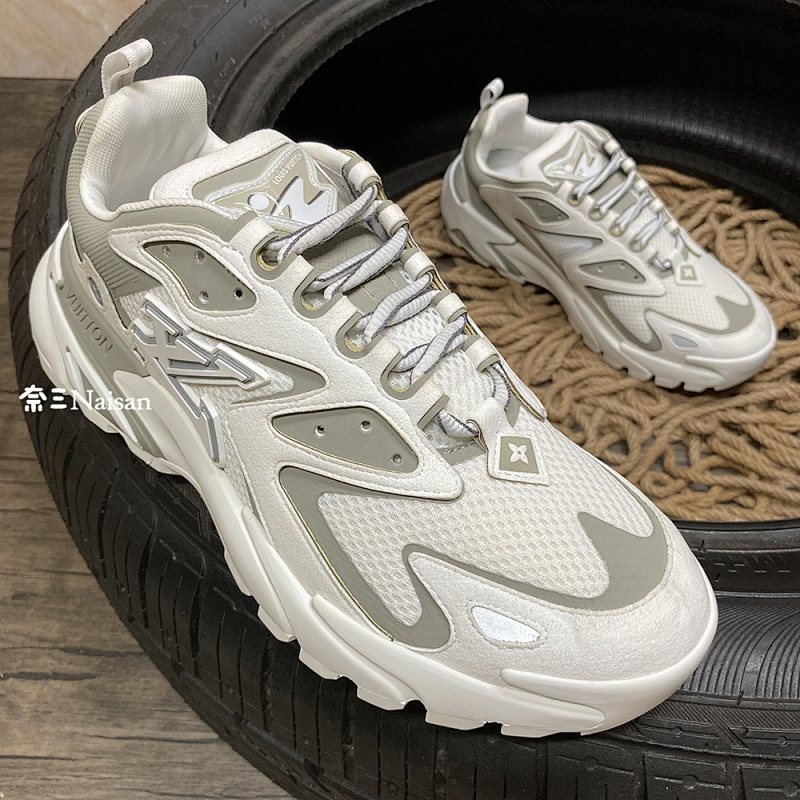 ▶ LV RUNNER, photo 1