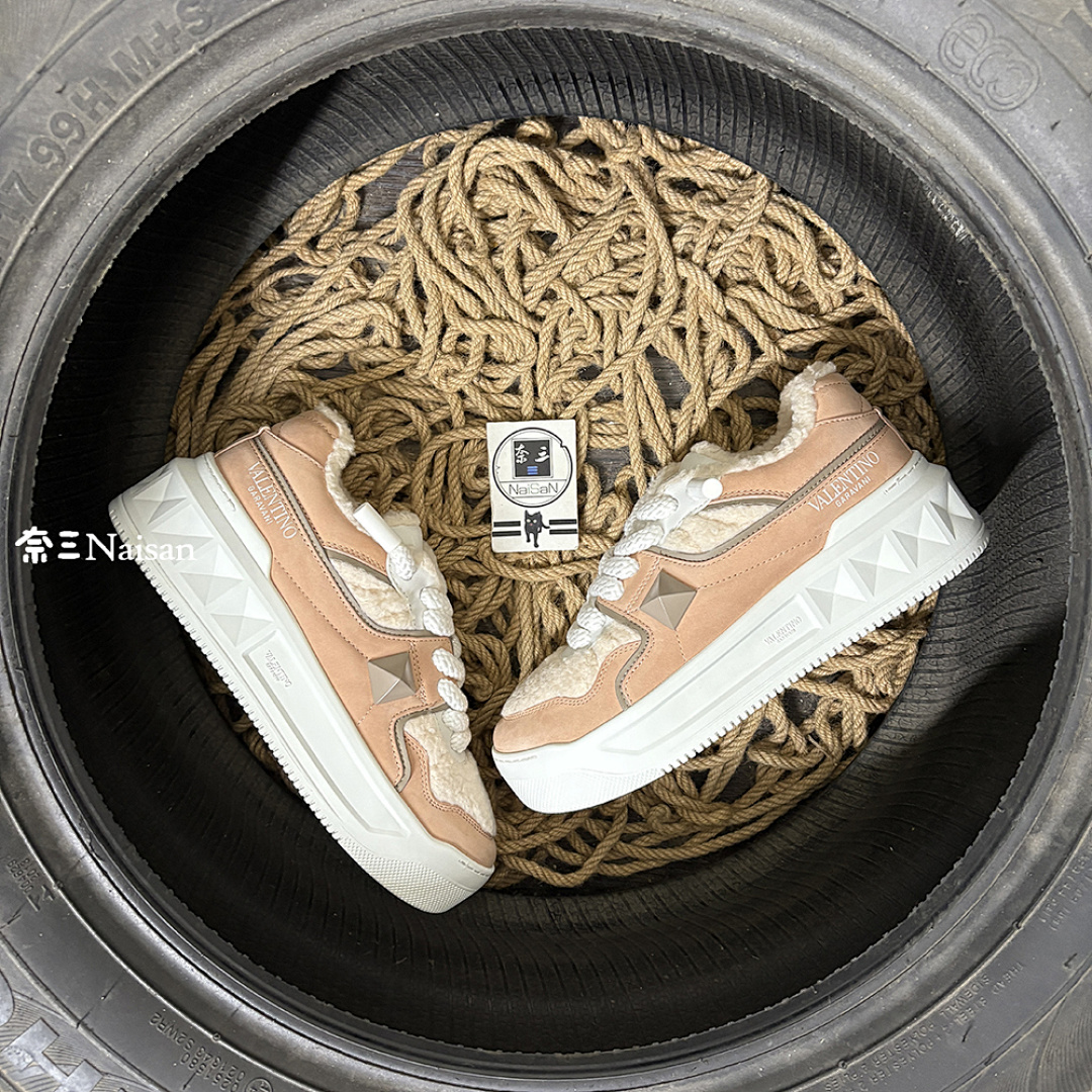 On Running One Stud Xl Low-Top Sneaker - Image 3