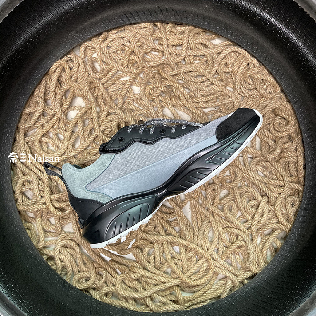 ▶ VT Sneakers - Image 11