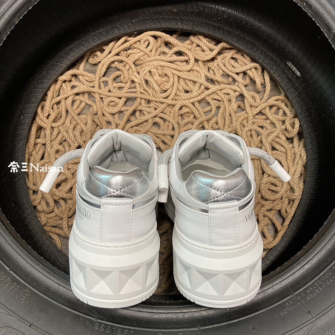 On Running ONE STUD XL NAPPA LEATHER LOW-TOP - Image 9