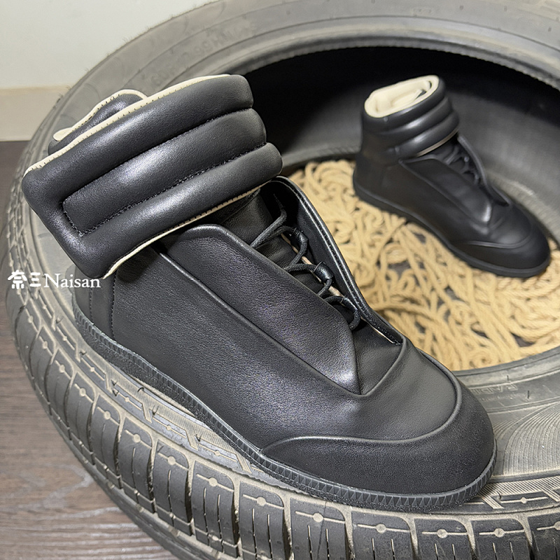 ▶ Future Sneaker, photo 1