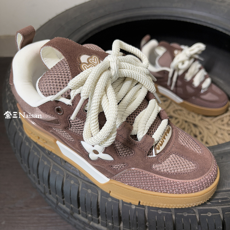 ▶ LV Skate Trainers, photo 1