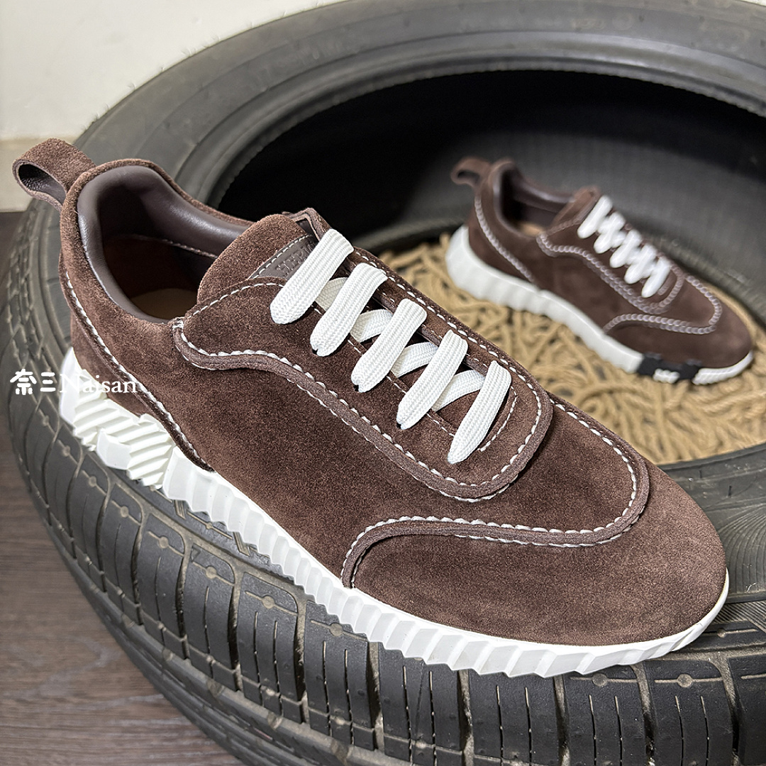 ▶ Bouncing Sneaker, photo 1