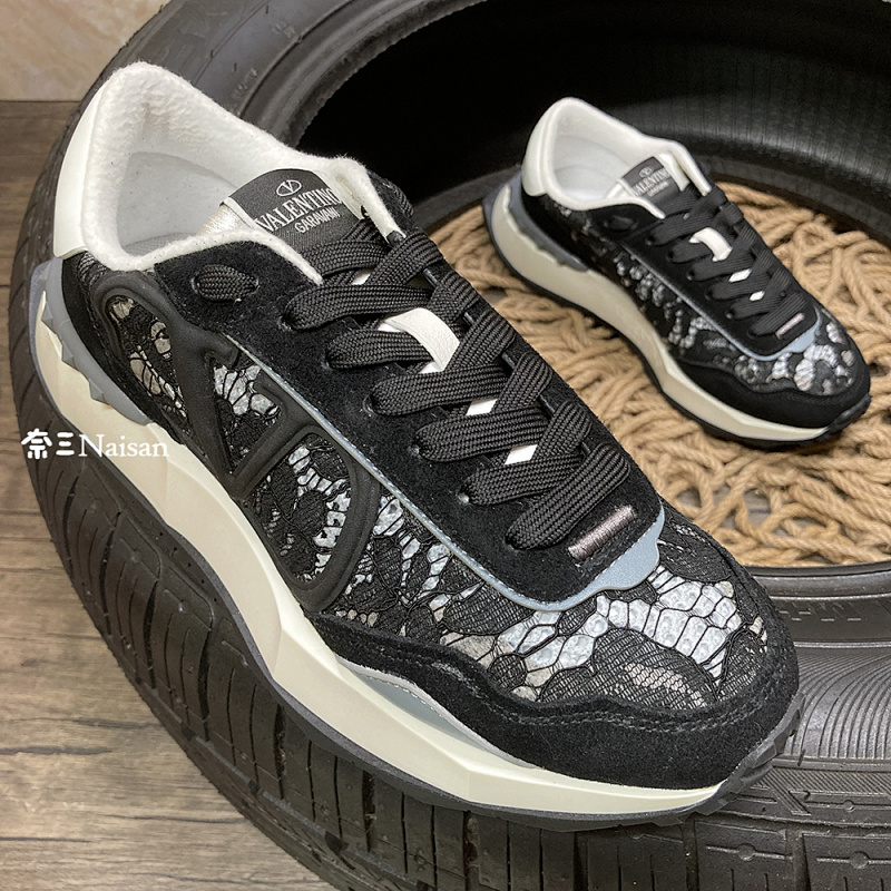 ▶ LACE AND MESH