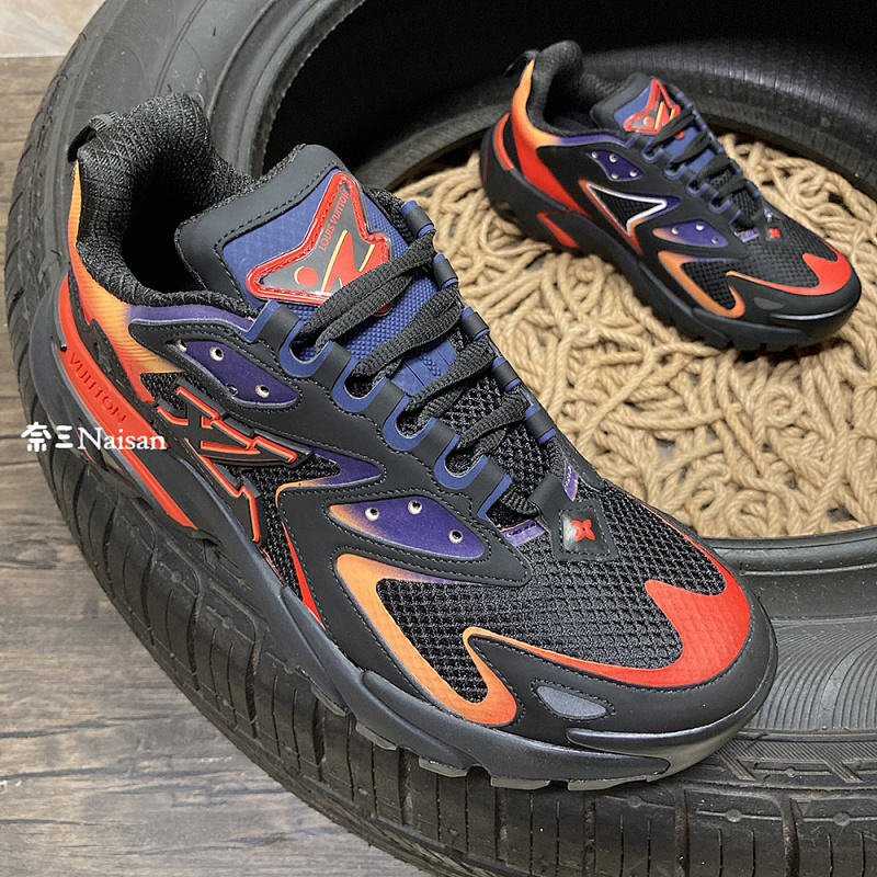 ▶ LV RUNNER, photo 1