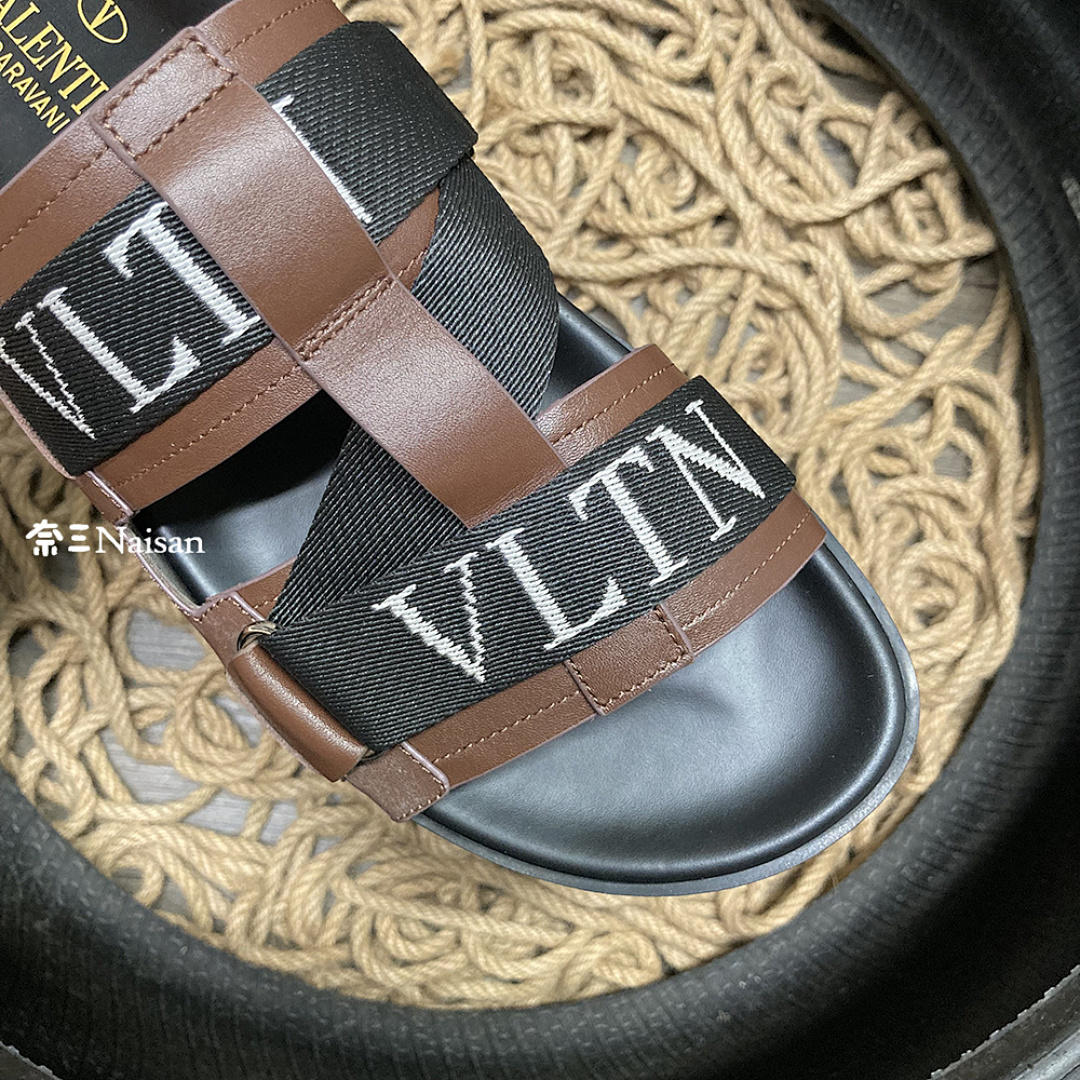▶ Valentino Sandals - Image 14