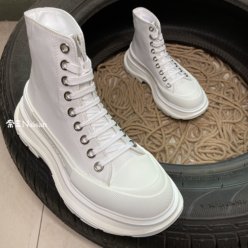 ▶ Alexander McQueen TREAD SLICK LACE UP Sneaker