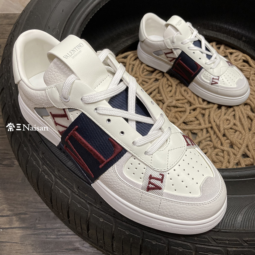 ▶ VL7N SNEAKER