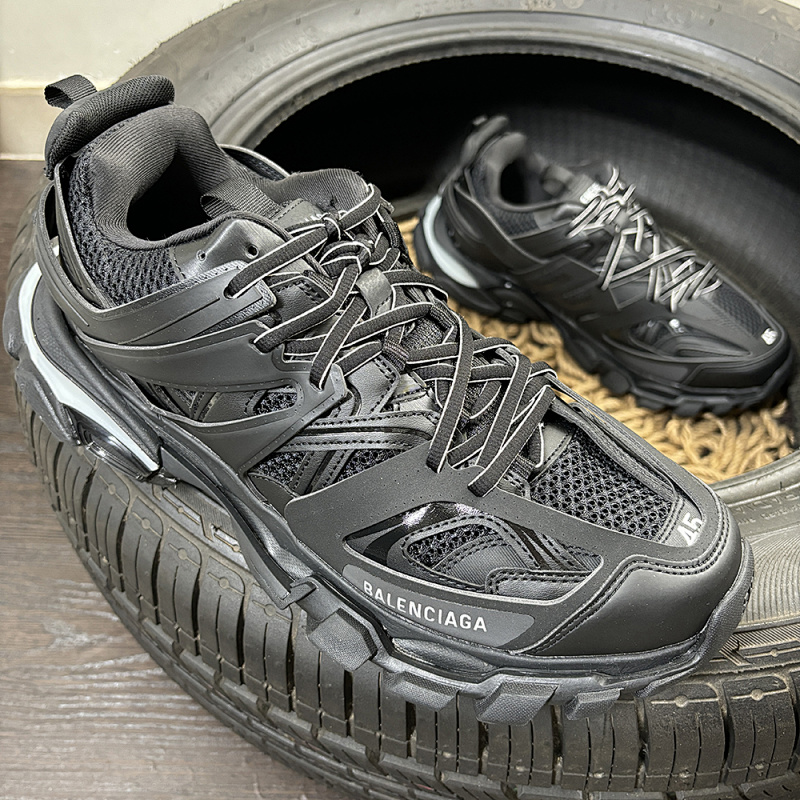 ▶ Balenciga Sneaker, photo 1