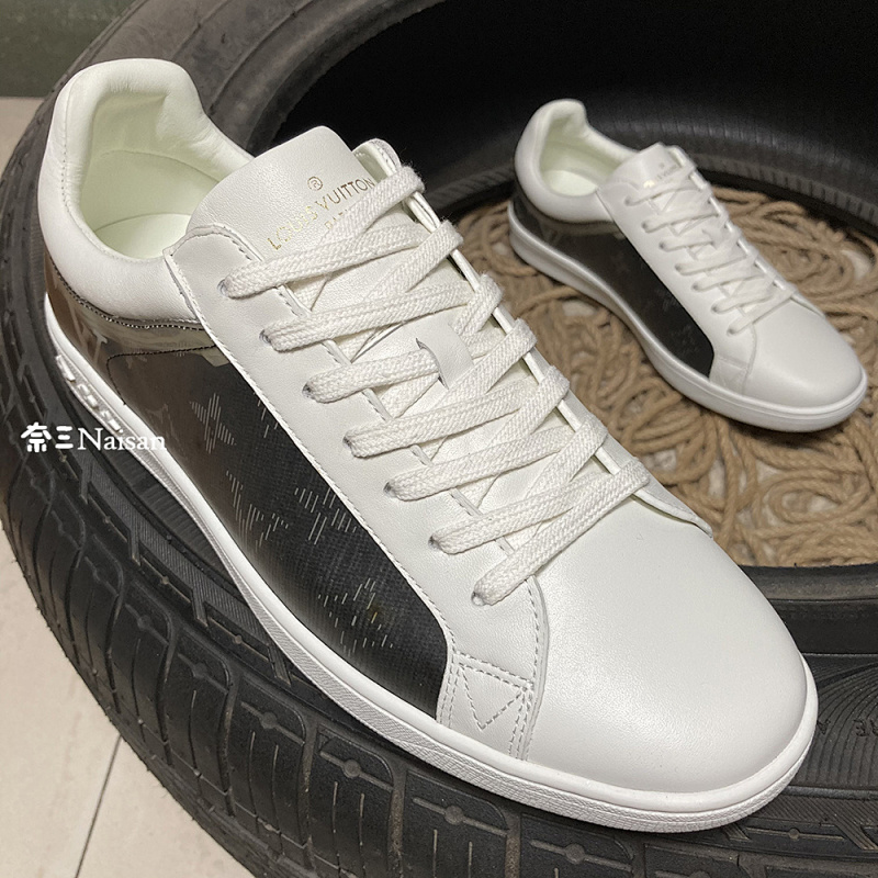 ▶ LUXEMBOURG Sneakers, photo 1