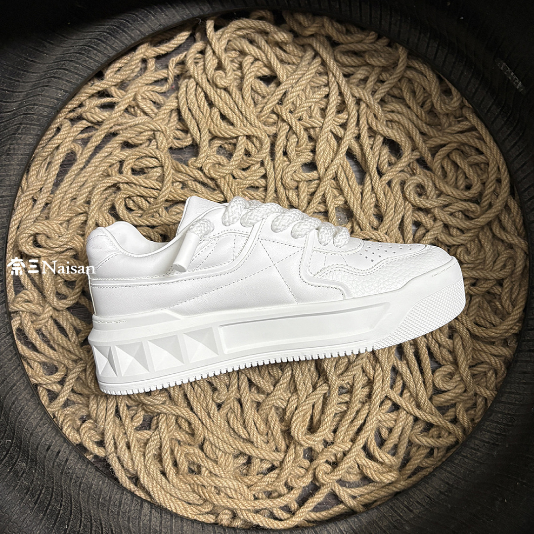On Running ONE STUD XL NAPPA LEATHER LOW-TOP - Image 12
