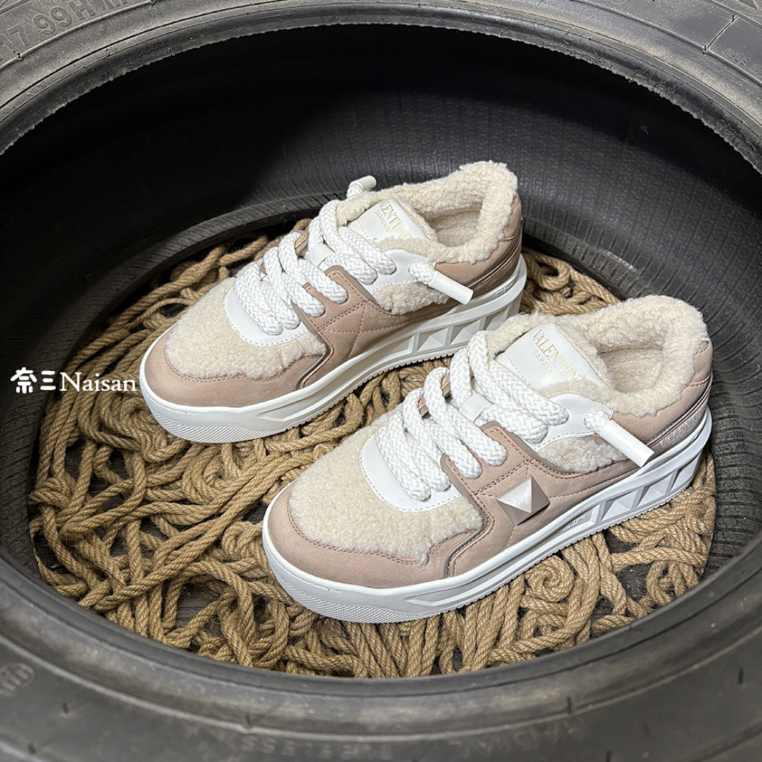 On Running One Stud Xl Low-Top Sneaker - Image 7