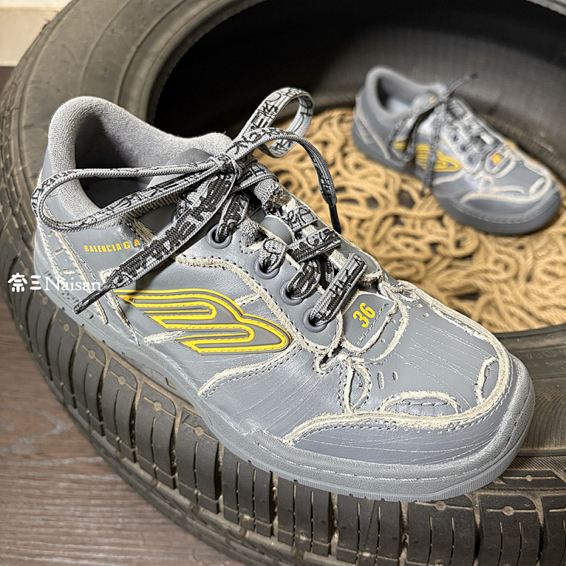 ▶ Balenciga Sneaker, photo 1