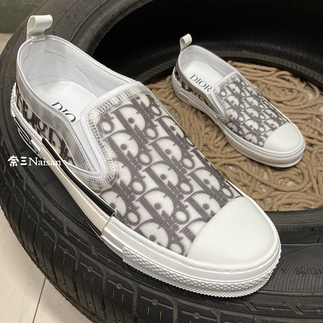 ▶ SLIP-ON, photo 1