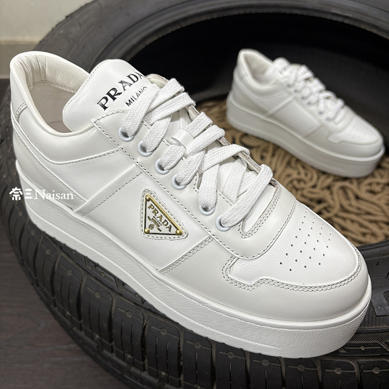▶ town Bold Leather Sneakers, photo 1