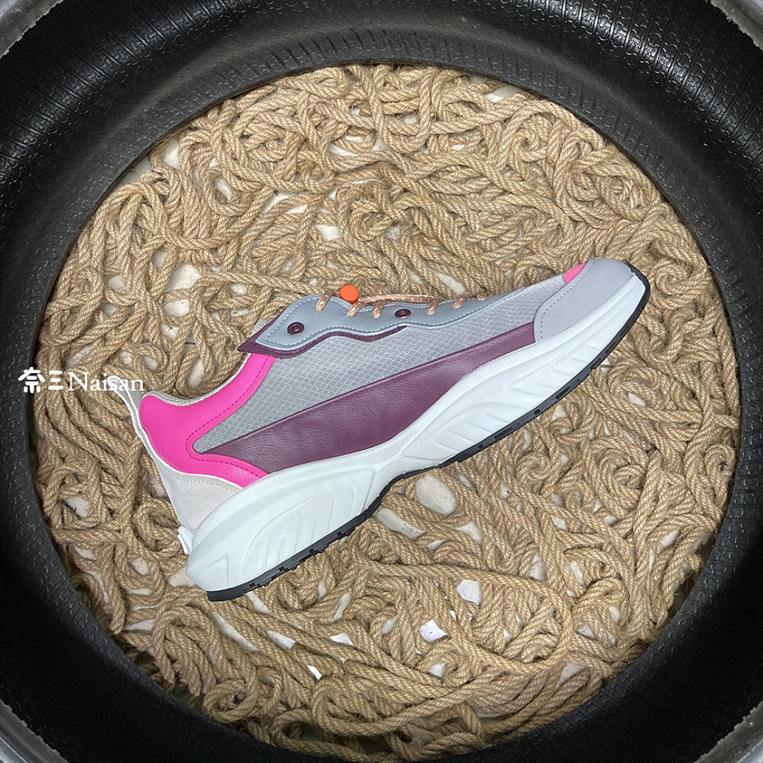 ▶ VT Sneakers - Image 10