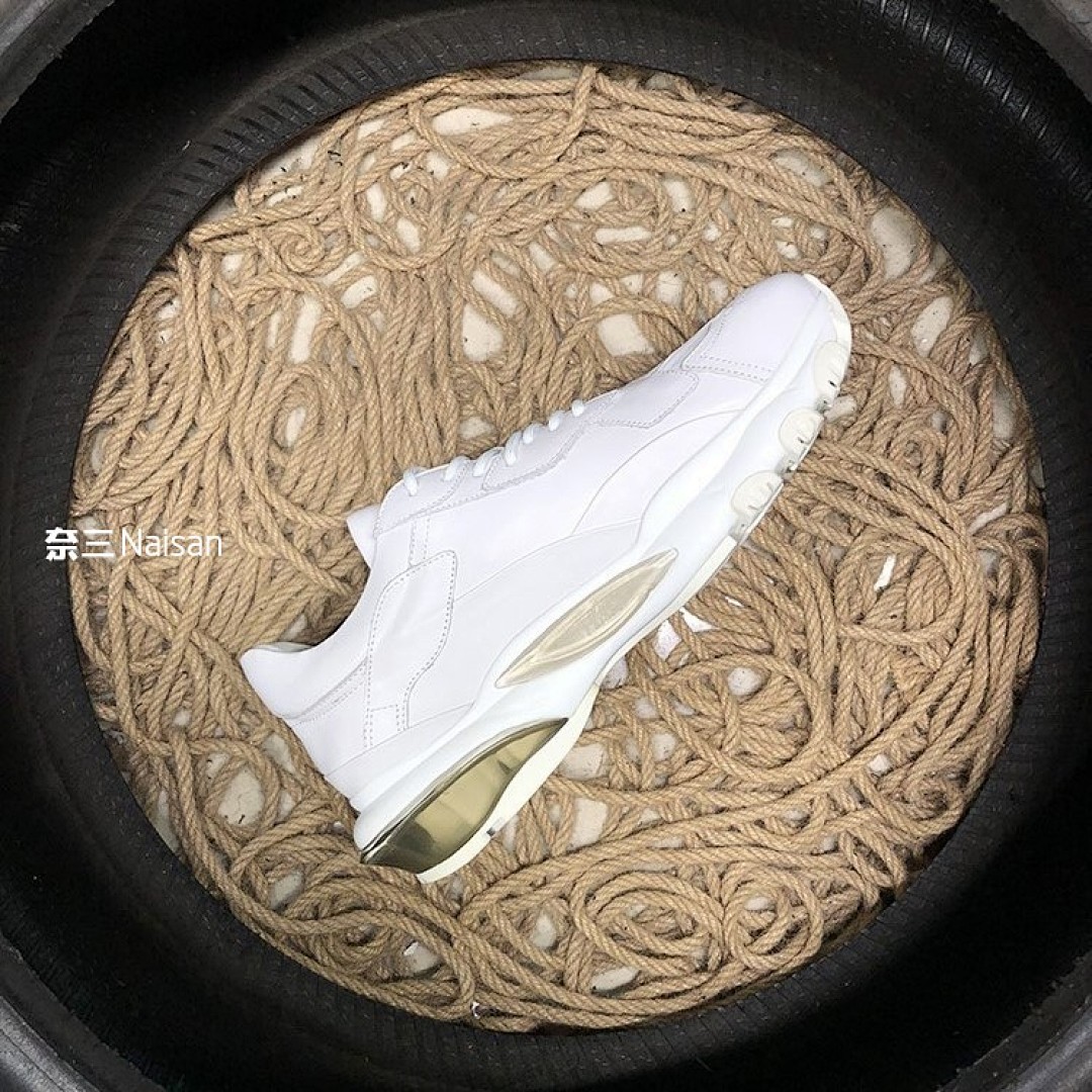 ▶ VT High Top Sneakers - Image 10