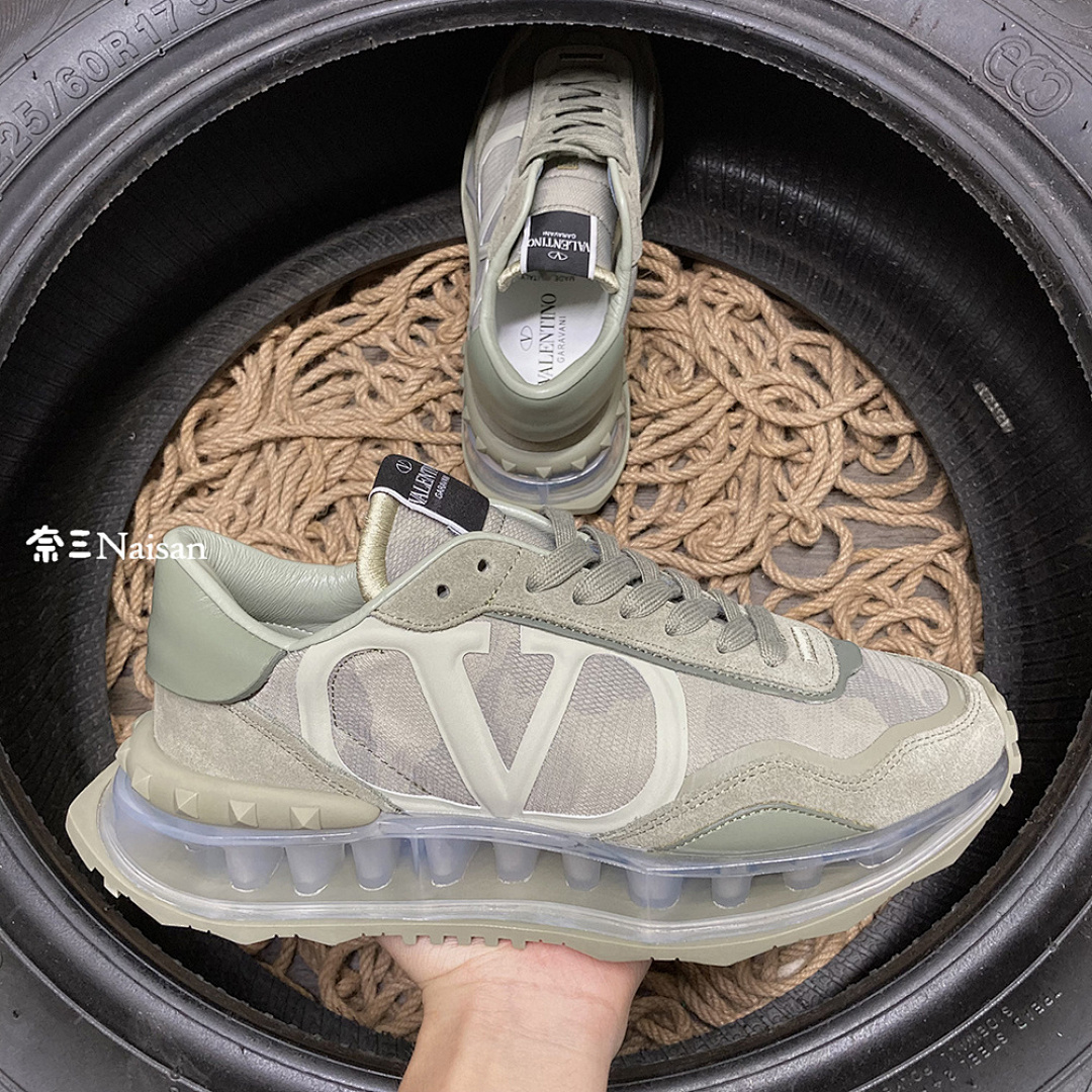 ▶ Valentino Sneakers - Image 8