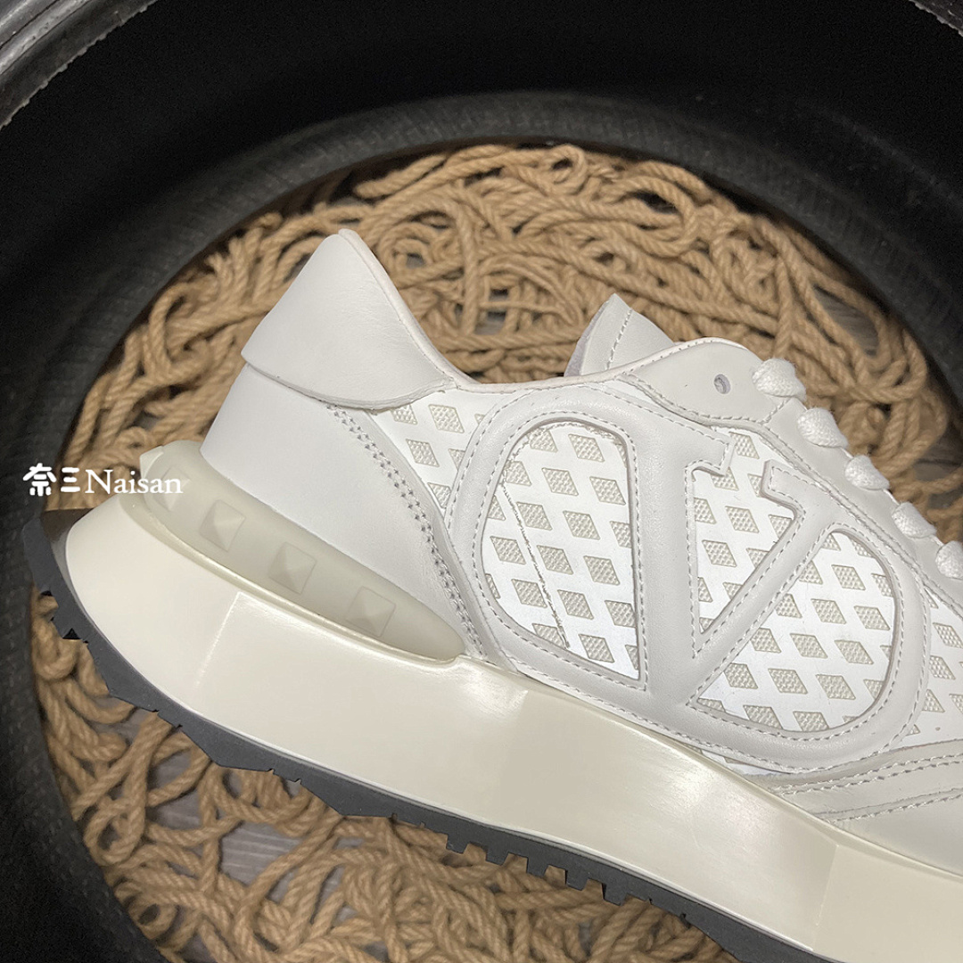 ▶ Valentino Sneakers - Image 10