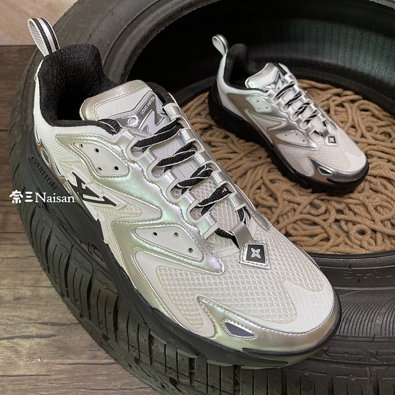 ▶ LV RUNNER, photo 1