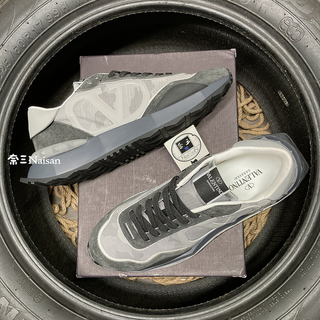 ▶ Valentino Sneakers - Image 2