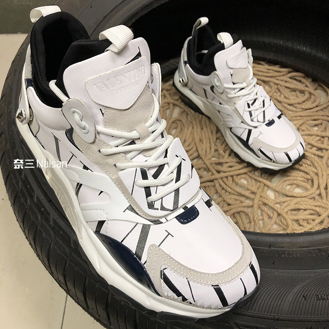 ▶ VT High Top Sneakers