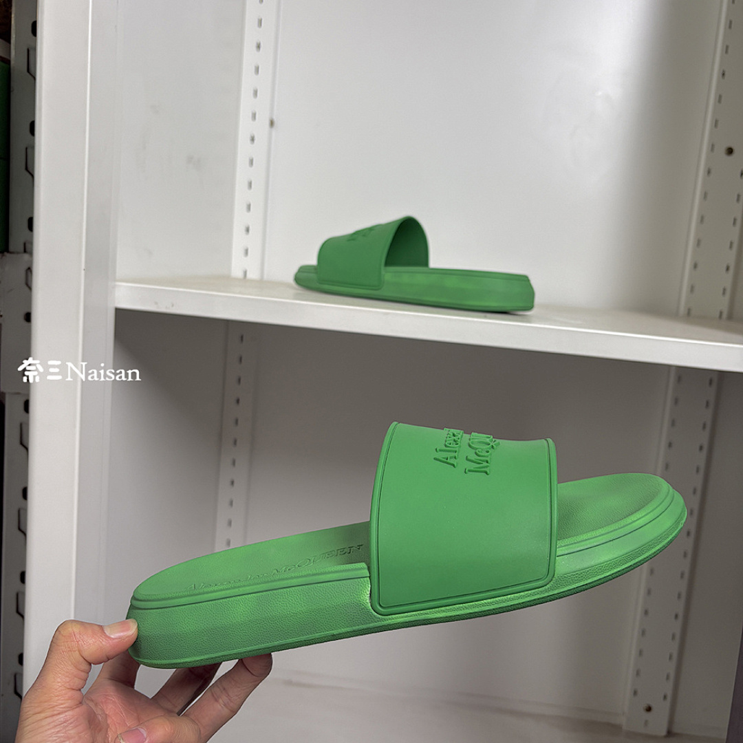 ▶ McQueen Slides - Image 18