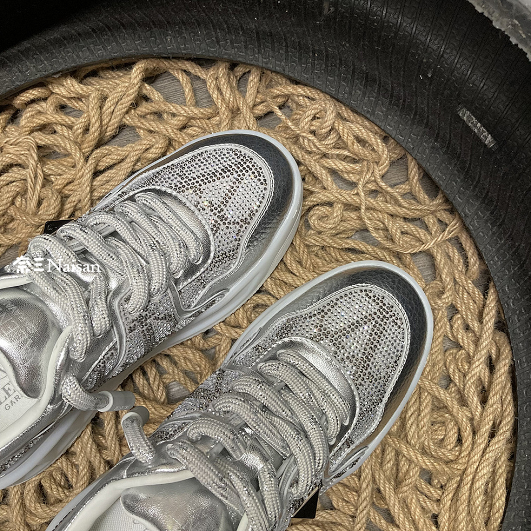 On Running ONE STUD XL NAPPA LEATHER LOW-TOP - Image 6
