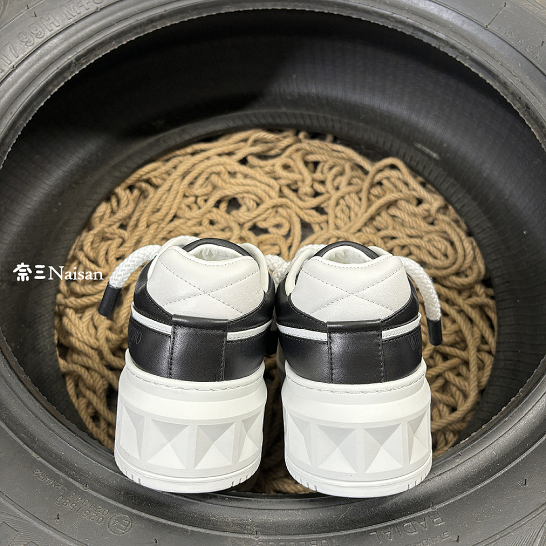 On Running ONE STUD XL NAPPA LEATHER LOW-TOP - Image 10