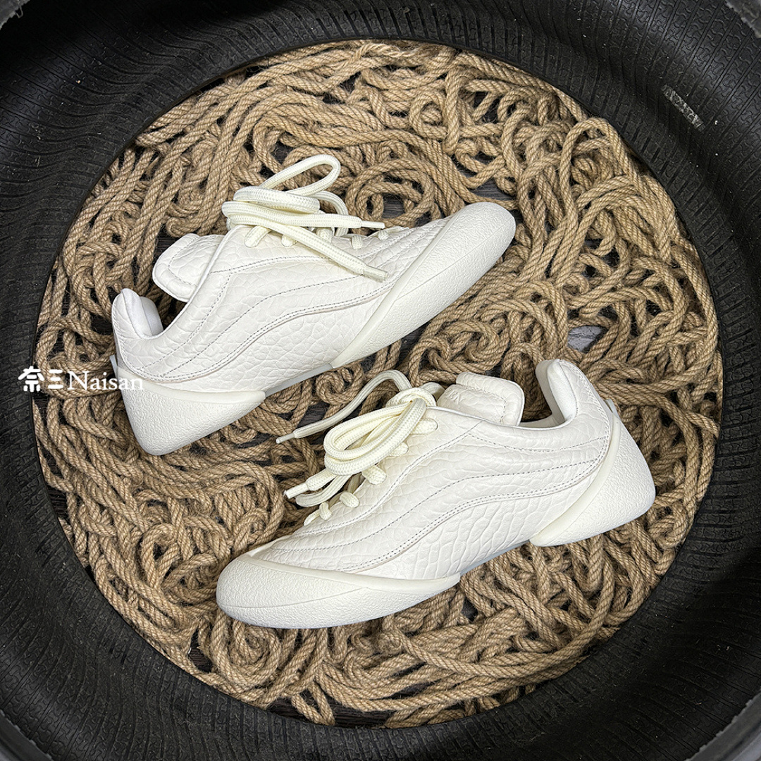 On Running Flexion Sneaker In Off (White) - Image 11