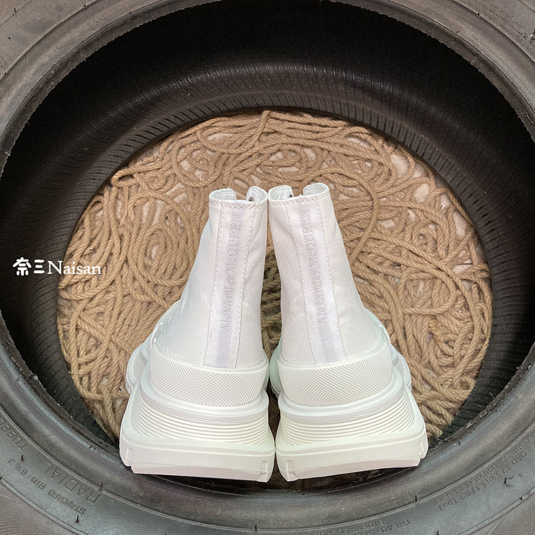 ▶ Alexander McQueen TREAD SLICK LACE UP Sneaker - Image 9