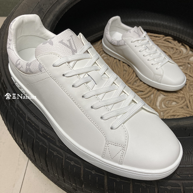 ▶ LUXEMBOURG Sneakers, photo 1