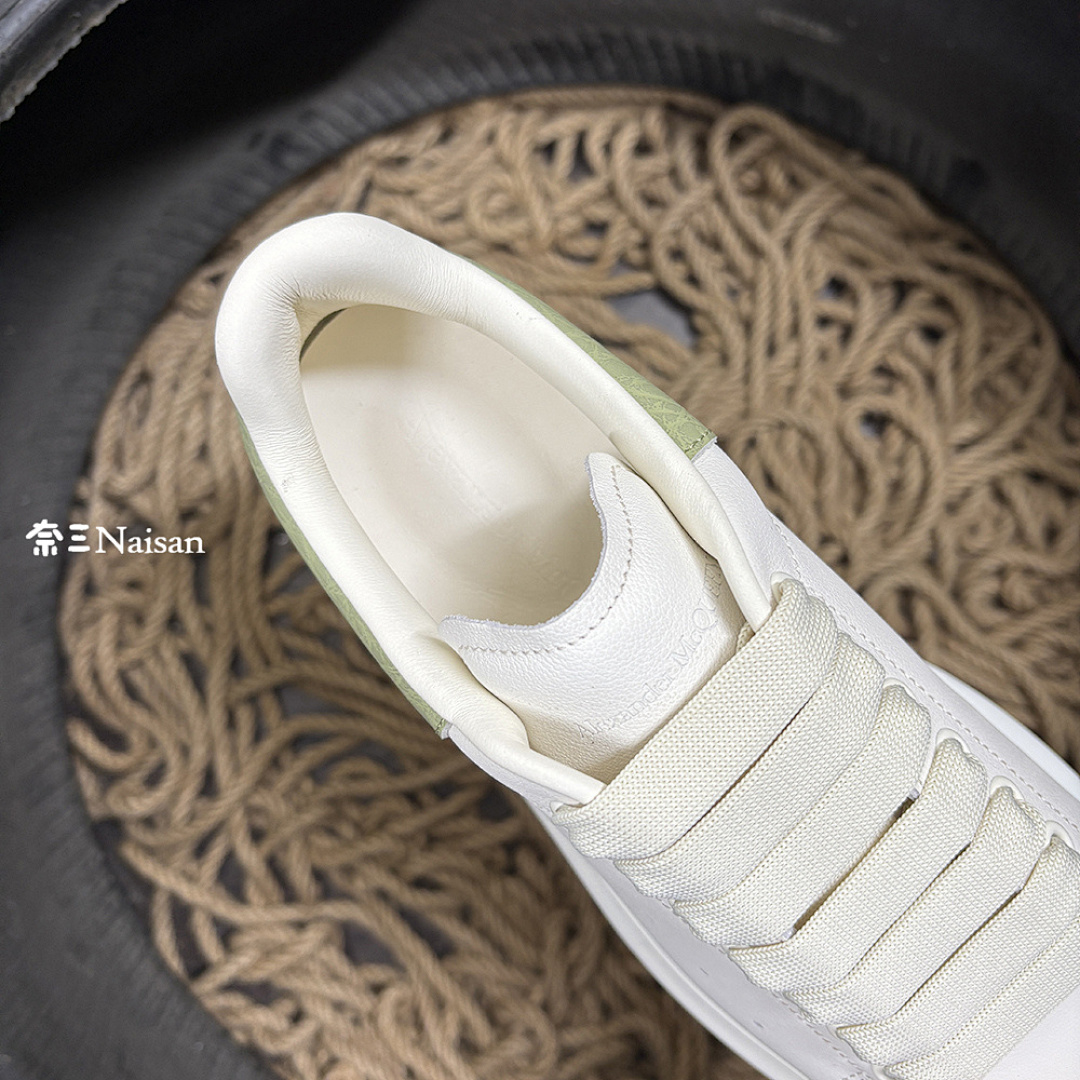 Christian Louboutin Christian Louboutin - Image 15