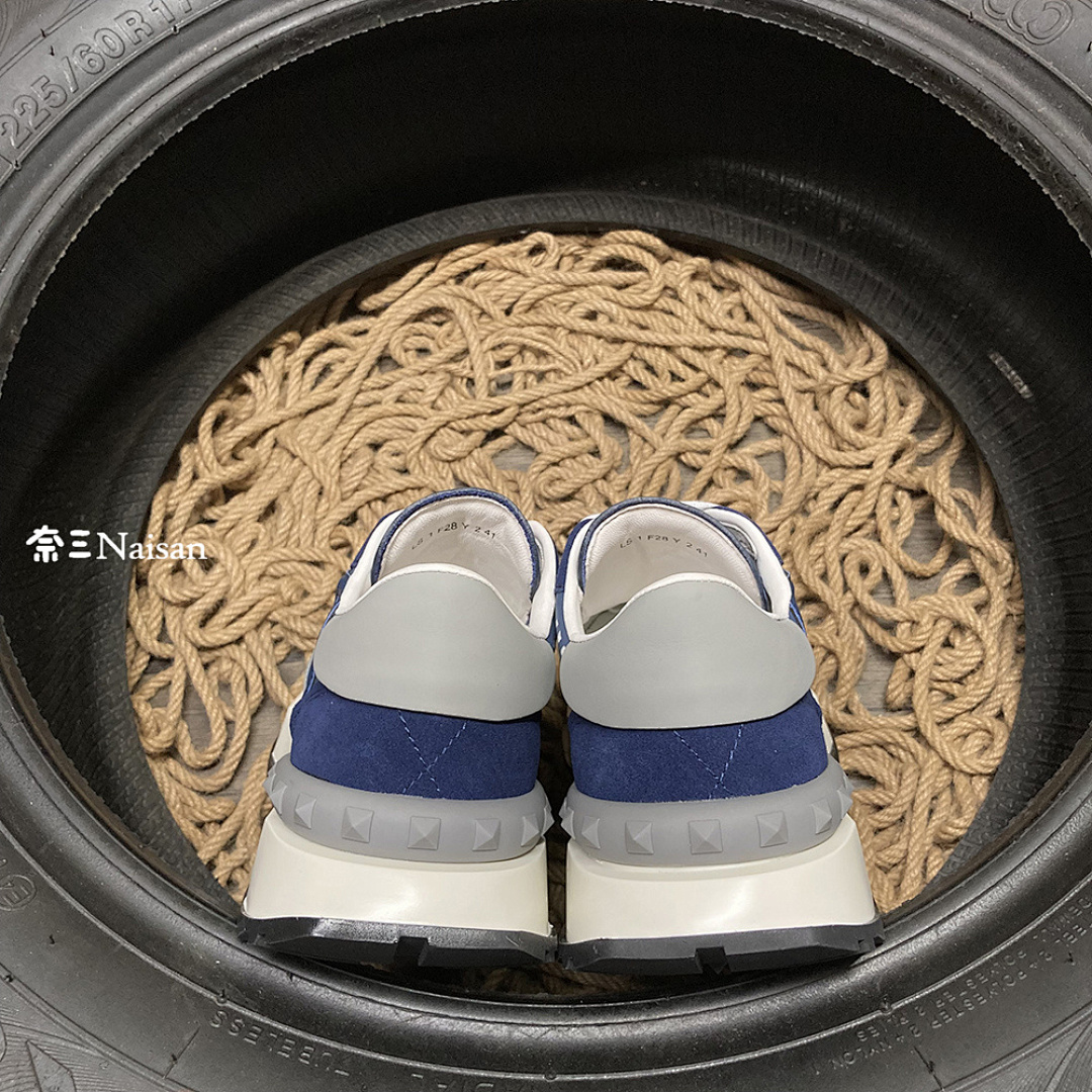 ▶ Valentino Sneakers - Image 9
