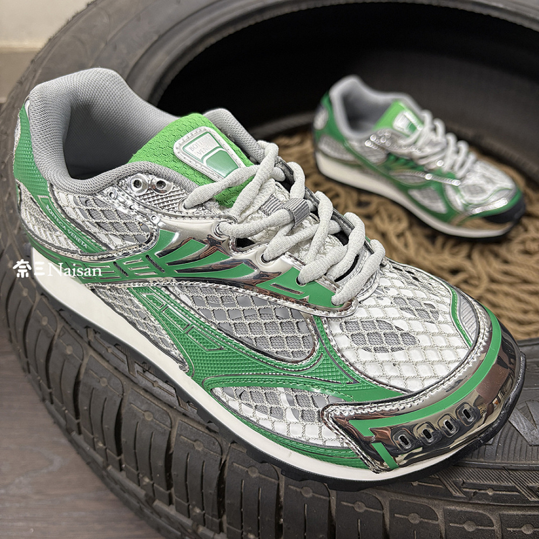 ▶ Orbit Sneaker, photo 1