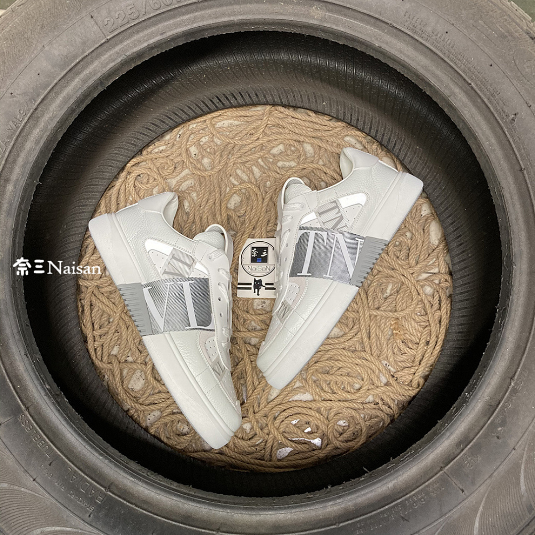 ▶ VL7N SNEAKER - Image 3