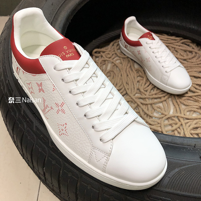 ▶ LUXEMBOURG Sneakers, photo 1
