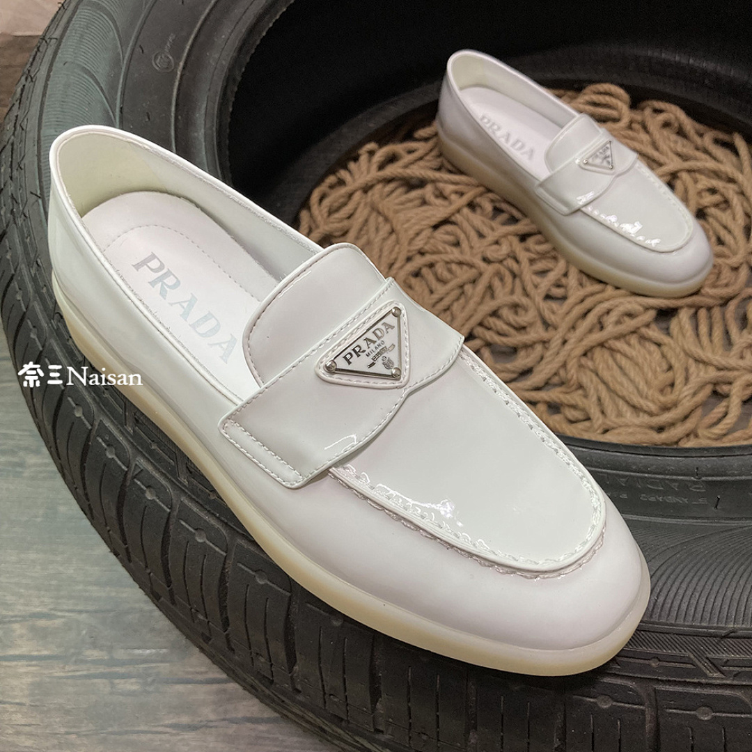 ▶ Prada Slippers, photo 1